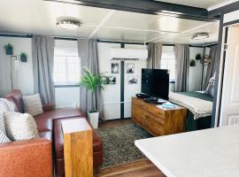 BoxHouse Villages Pecos，位于佩科斯的乡村别墅
