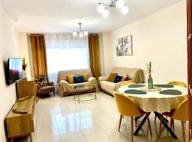 Apartamento céntrico junto paseo, playas y zonas de interés!!，位于阿桂拉斯的酒店