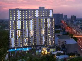 Cozy Apartment Night Market and Shopping Mall at MRT Purple Line