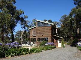 Queen Room with Balcony - Kookaburra Retreat Homestay，位于帕金顿的酒店