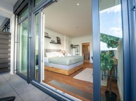 SCHLOSSBERG RESIDENCES - 3 Glocken Luxury PENTHOUSE-Apartments，位于魏因海姆的酒店