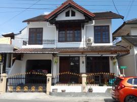 Buwana Homestay Yogyakarta，位于Demangan的酒店