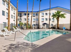 Days Inn & Suites by Wyndham Mesa Near Phoenix，位于梅萨的酒店