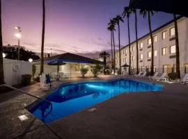 Days Inn & Suites by Wyndham Mesa Near Phoenix