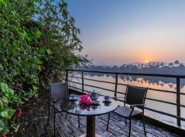 Banyan Tree Pool Villa at Surya River Thane，位于Pālghar的酒店
