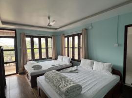 Sauraha Guest House，位于索拉哈的酒店