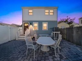 Charming 2-BR Home, 4 Blocks to the Boardwalk home