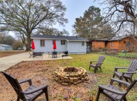 Family-Friendly Home in Jackson about 3 Mi to Stadium