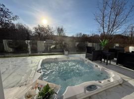 Magnifique maison vue spa détente nature à Limoux，位于利穆的酒店