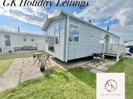 Caravan in Mablethorpe- 2bed-PetsOk-Sleeps6-Wifi，位于梅布尔索普的酒店