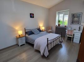 Au 13or intérieur，位于Champagnolles的酒店