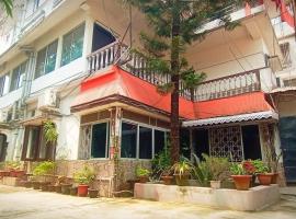 Prince Lodge And Banquet，位于西里古里的酒店