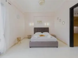 Peaceful House by the Creek 2