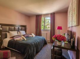 Logis Hotel - Restaurant Le Relais de Comodoliac，位于圣瑞尼安的酒店