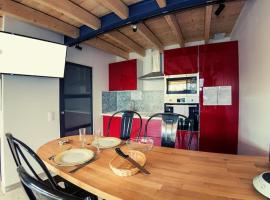 Le Clos de Tanvol - Parking privé GRATUIT- Terrasse Privée - Climatisation - Caravane Airstream，位于维里埃特的酒店