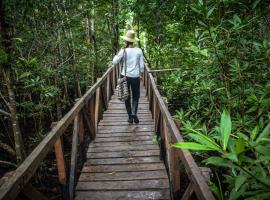 Jardín Botánico del Pacífico y Mecana Ecohotel，位于巴亚索拉诺的酒店