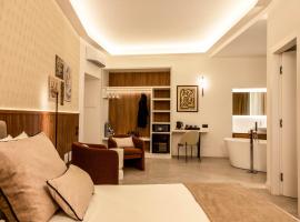 Mamalu Studios and Suites - Corso Umberto，位于那不勒斯的酒店