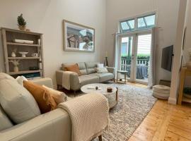 Central Lorne Gem - Beach & Town Centre at Your Door，位于洛恩的酒店