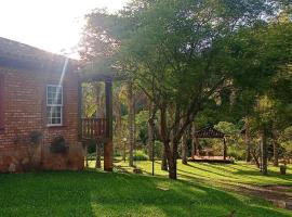 Theatro da Villa - hospedagem, residências artísticas e cerimonial，位于普拉杜斯的酒店