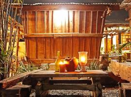 RedDoorz Hostel at Deomar Hometel & Farm Cafe Vigan Ilocos，位于Bantaoay的酒店