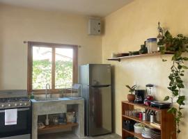 Casa Nisa l - Lovely 2BR beach home in Puertecito!，位于Tlachicón的酒店