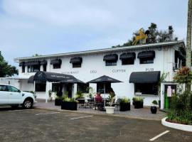 The Bay View Hotel，位于理查兹湾的酒店