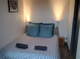 Aux portes de Bordeaux, chambre indépendante