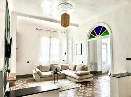 Charming apartment heart of Medina Tetouan , Balcony，位于得土安的酒店