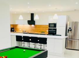 Villa 220 m2 avec 5 chambres 6 lits doubles 2 toilettes 2 salles de bain，位于Beire-le-Châtel的酒店