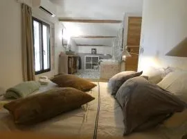 Chambre d'hôtes dans une ancienne bergerie - La Bergerie du Monde