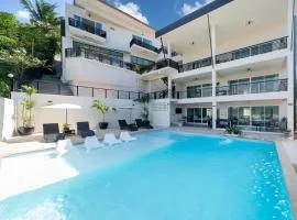 Patong Cliff Villa Phuket 12 beds