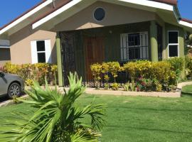 Fay Hideaway，位于圣安斯贝的带停车场的酒店