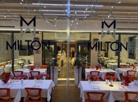 Hotel Ristorante Milton，位于瓦拉泽的酒店