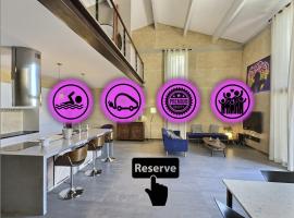Superbe villa duplex - Piscine - 6 adultes 4 enfants，位于Saint-Pons-de-Mauchiens的酒店