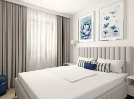 A top-floor modern apartment Located 100 meters from the beach