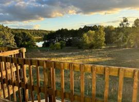 Haus am See - Ferienwohnung mit Panoramablick，位于安格尔明德的酒店