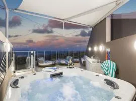 1322 Luxury Beachfront Penthouse with Rooftop Jacuzzi