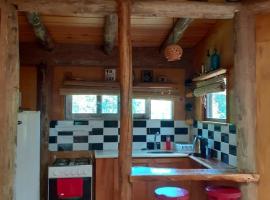 Peaceful cabin in the woods，位于Ocean Park的酒店