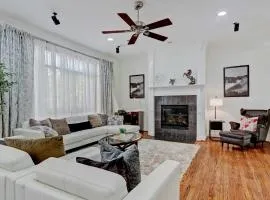 Luxury Home Minutes to Downtown Close to Everything Nice