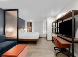 Everhome Suites Glendale Sports Entertainment District，位于格伦代尔的酒店