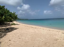 Coté plage Le Balaou Saint Francois，位于圣弗朗索瓦的公寓式酒店