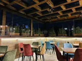 Parliament Hotel & Restaurant