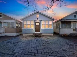 Cozy 3-BR Retreat, Four Blocks to Beach & Boardwalk home