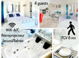 Le Palais des Glaces - Appartement Climatisé, Wifi, Jacuzzi & Rétroprojecteur，位于贝济耶的酒店