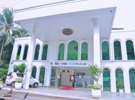 Grand Emerald Hotel，位于Kahawatta的酒店