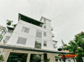 Hotel Centre Point，位于科钦的酒店