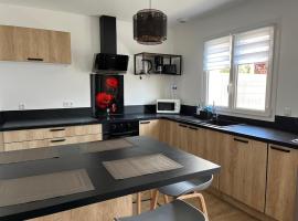 Modern,cozy house near Paris & Disneyland Paris，位于珀套特科姆博特的酒店