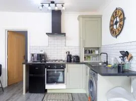 Flat 1L, Willow Brook, Private Parking, WiFi, Smart TV