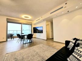 Vegas- View & Luxury Apartment，位于Bayit Wegan的酒店