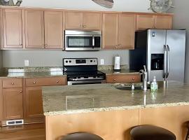 Etta Belle Condo 1，位于Sodus Point的酒店